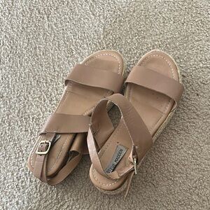 Steve Madden Tan Sandals 9